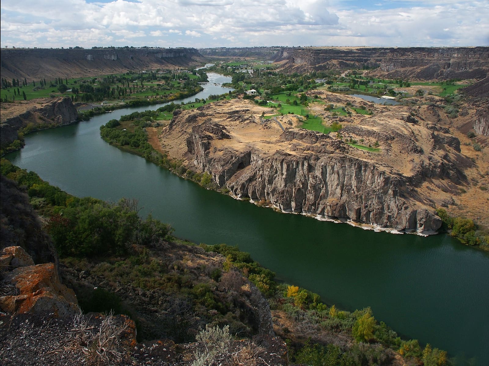 View of the Snake River flowing between two golf courses at Twin Falls, Idaho
